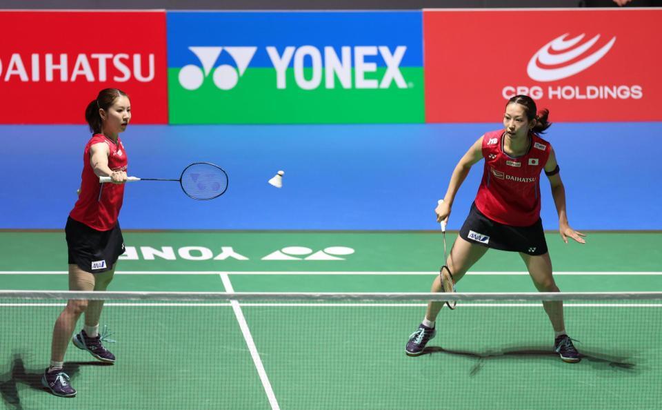 　初戦を突破した志田千陽（上）、松山奈未組（撮影・佐々木彰尚）