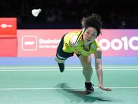 　女子シングルス準決勝でプレーする山口茜