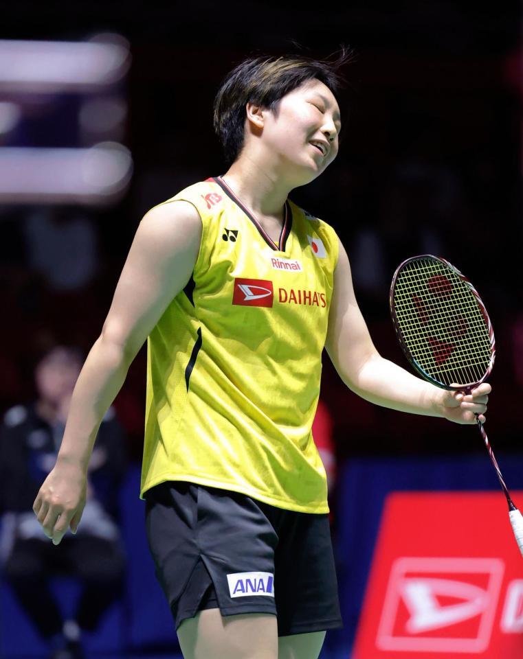 　女子シングルス準決勝でポイントを奪われた山口茜