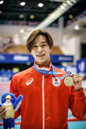 　競泳男子２００メートル個人メドレーで金メダルを獲得した森拓海＝ベルリン（（Ｃ）Ｒｅｉｎａｌｄ　Ｃｏｄｄｏｕ／Ｒｈｉｎｅ-Ｒｕｈｒ　２０２５、共同）