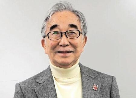 名古屋場所観戦の93歳ベテラン俳優が危機一髪 土俵から転落の横綱大の里が目前に!