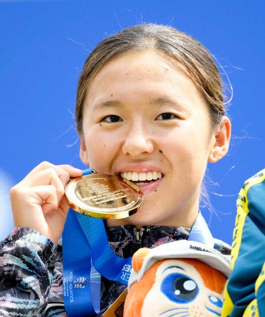 21歳・梶本一花 OWS日本選手初の世界一 残り200メートルで4人
