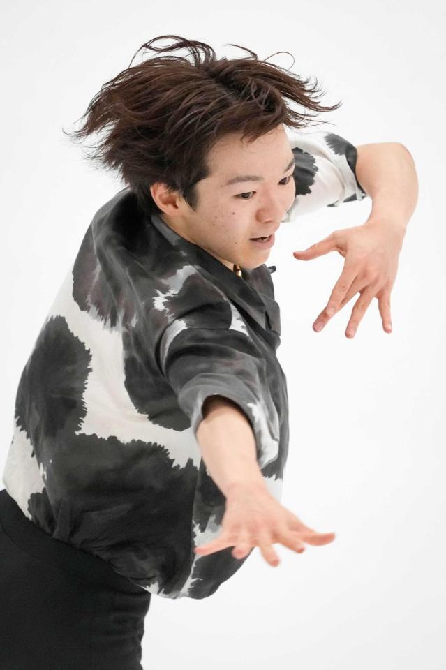 　男子ＳＰで演技する鍵山優真