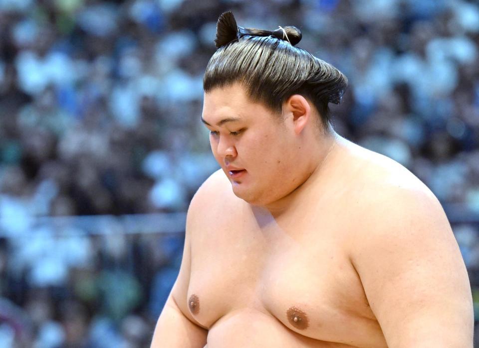 　玉鷲に敗れた大の里