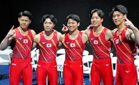 　体操の男子団体総合で優勝した日本＝エッセン（共同）