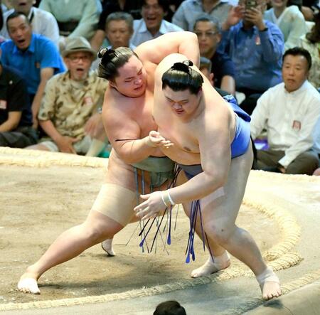 琴勝峰　大の里ブン投げ初金星　守った！２敗＆首位　大一番にも緊張とは無縁「うれしいです」