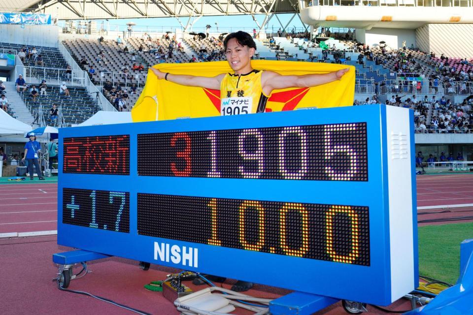 　日本歴代５位に並ぶ１０秒００で優勝した星稜の清水空跳。１８歳未満の世界記録を樹立し、高校記録も更新した