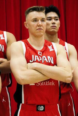 バスケ男子代表・ホーバス監督　アジア杯５４年ぶりＶへ「目標はグループ１位、そうなれば良い道に行ける」馬場＆ホーキンソンがＷ主将　ブルズと契約の河村は選外