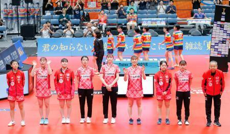 　開幕戦で日本ペイントに勝利した日本生命＝代々木第二体育館