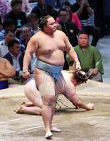 　安青錦を破り優勝を決めた琴勝峰