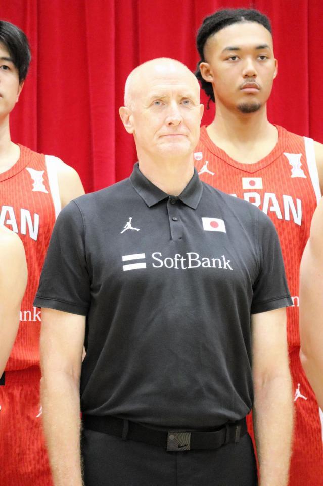 　会見に出席したトム・ホーバス監督