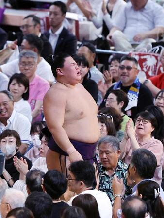 草野 史上3人目新入幕V逃すも敢闘賞&技能賞「挑戦は始まったばかり」