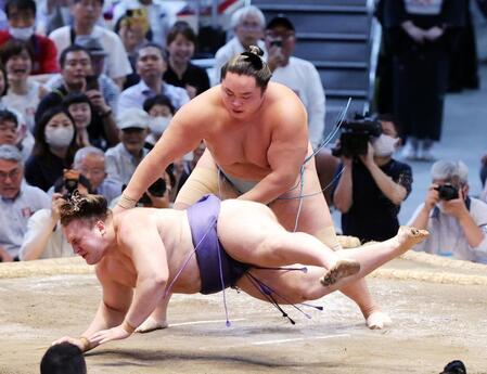 琴勝峰は立ち合いで当たり勝って前に出て圧力かけているから引きも決まる　大の里に勝ったイメージ持ち続けて　武蔵川親方称賛　