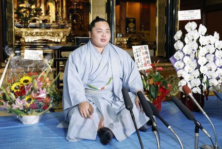初Ｖ琴勝峰「不思議な感じ」　大相撲名古屋場所、一夜明け会見