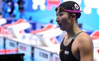 　女子１００メートルバタフライ準決勝を終え、引き揚げる池江璃花子（共同）