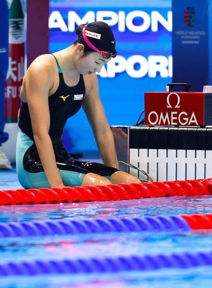 　女子１００メートルバタフライ準決勝のレースを終えた池江璃花子（共同）