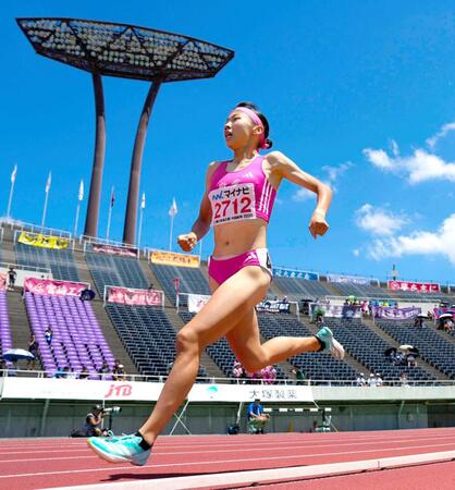久保凛　女子８００メートル史上初３連覇　悔し自身の日本記録に及ばず「もっと強くなりたい」