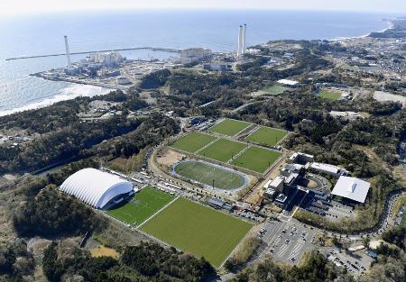 警報で高校総体サッカーで中断　女子は中止