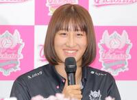 ドレスナーＳＣへの移籍が決まり笑顔を見せる姫路の秋本美空（撮影・吉澤敬太）