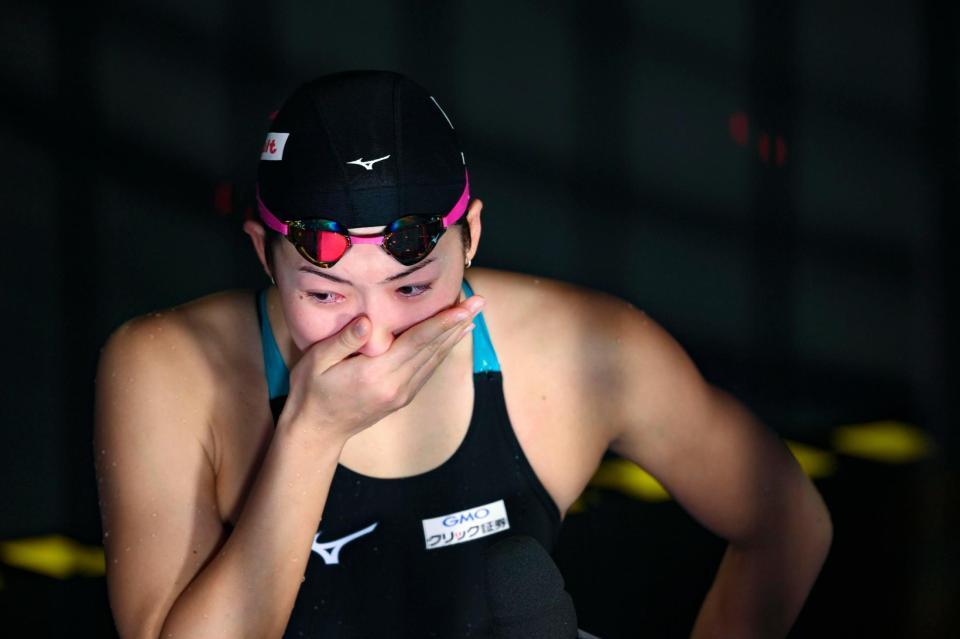 　女子50メートルバタフライ準決勝で敗退し、インタビューに応じる池江璃花子＝シンガポール（共同）