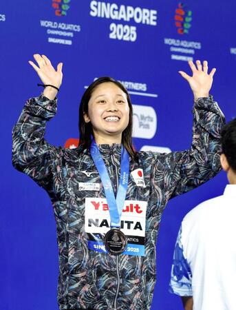 １８歳の成田実生が銀メダル　４００Ｍ個人メドレー