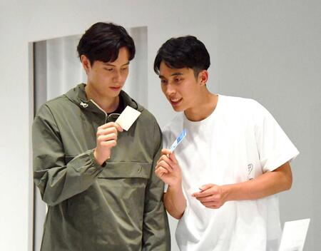 高橋藍　９月世界選手権へ「勝負強さ求めて」　兄・塁とアシックスのイベント参加　