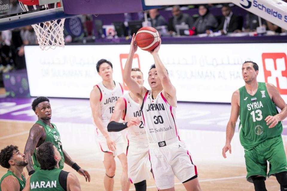 　シュートを放つ富永啓成＠ＦＩＢＡ