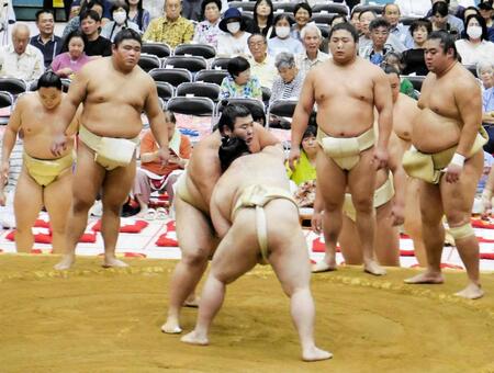 　夏巡業に参加した熱海富士