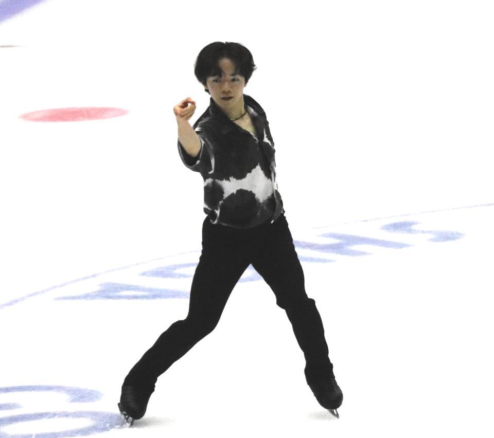 　ＳＰラストのポーズを決める鍵山優真