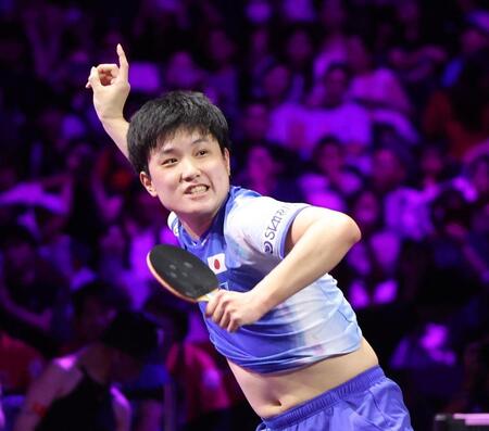 　４強進出に喜ぶ張本智和（撮影・佐々木彰尚）