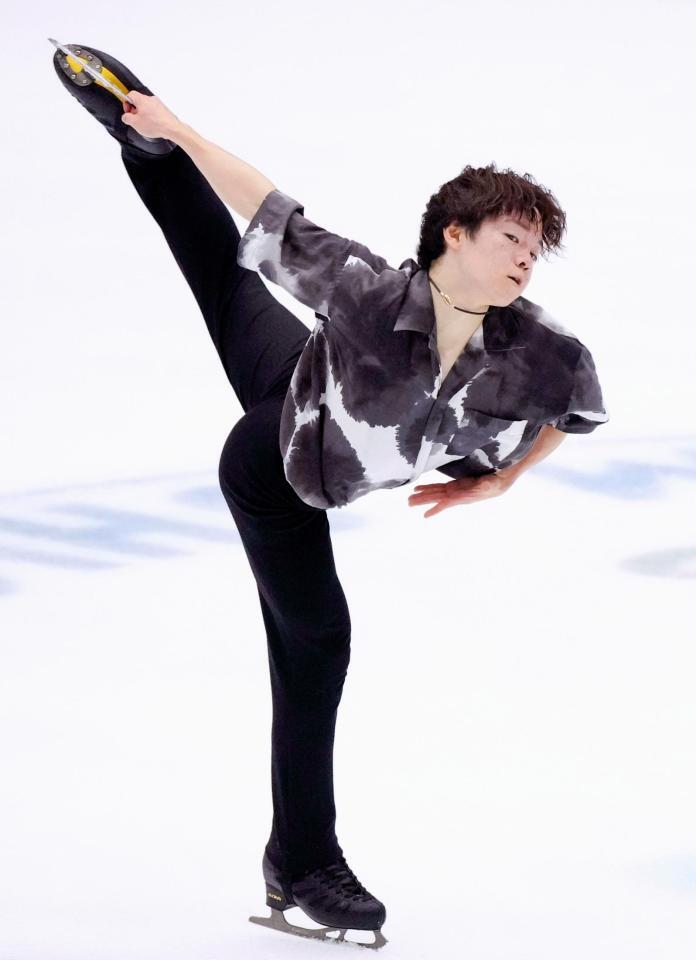 　男子ＳＰで演技する鍵山優真