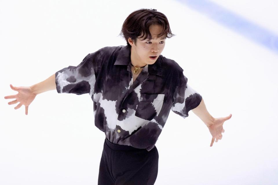 　男子ＳＰで演技する鍵山優真