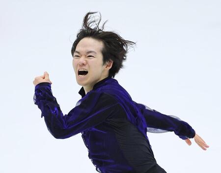 　シニア男子フリーで演技する鍵山優真