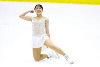 女子ＳＰの演技を終え、ガッツポーズする三宅咲綺