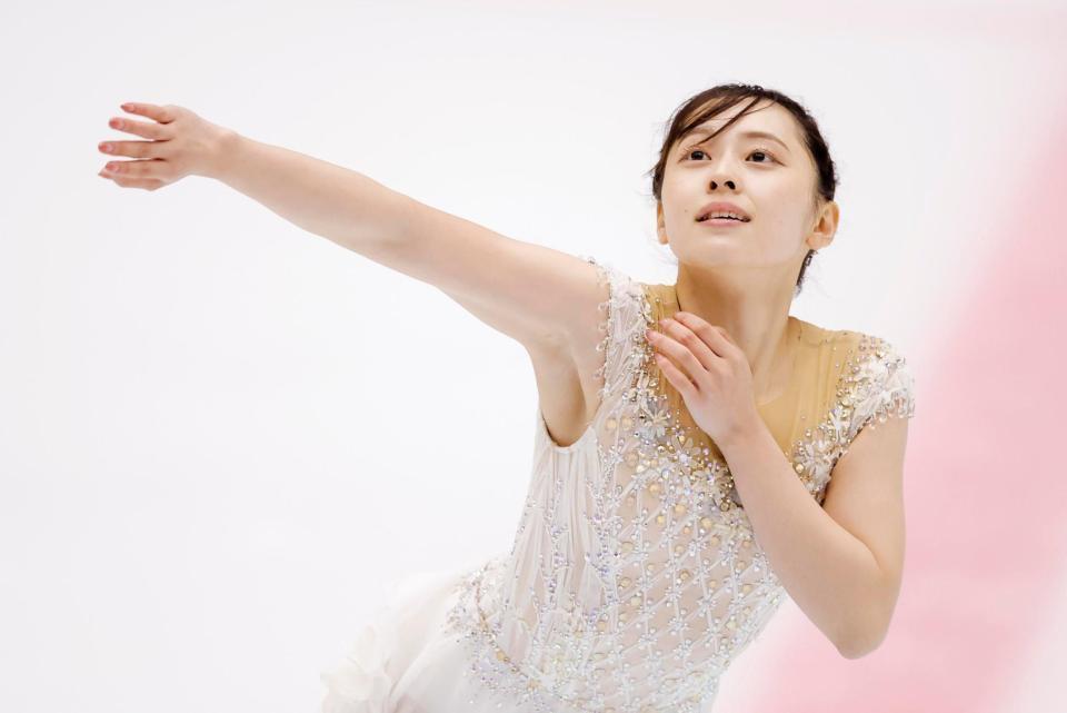 　演技する三宅咲綺