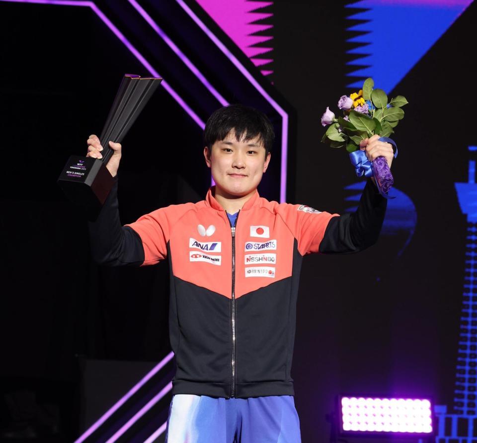 　優勝した張本智和（撮影・佐々木彰尚）