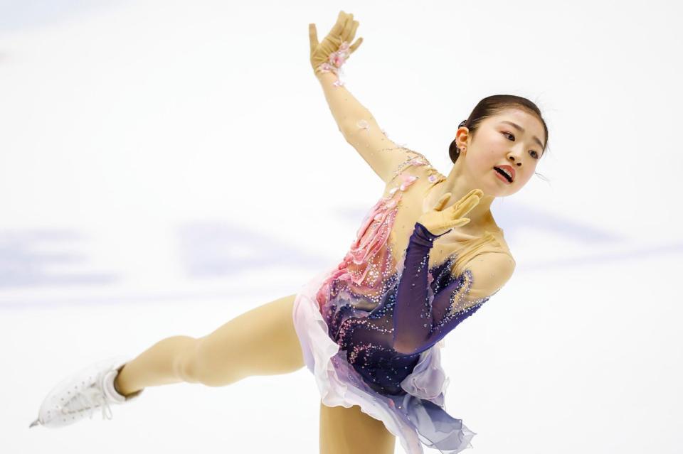 　演技する千葉百音