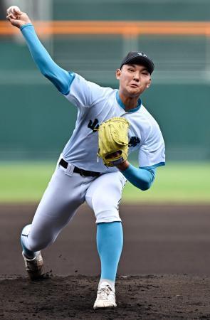 　聖光学院戦に先発した山梨学院・菰田＝甲子園