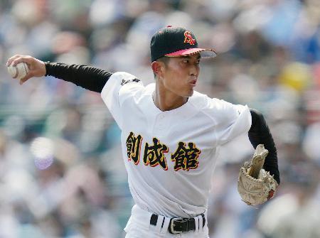 　神村学園戦に先発し、６回無失点と好投した創成館・奥田＝甲子園