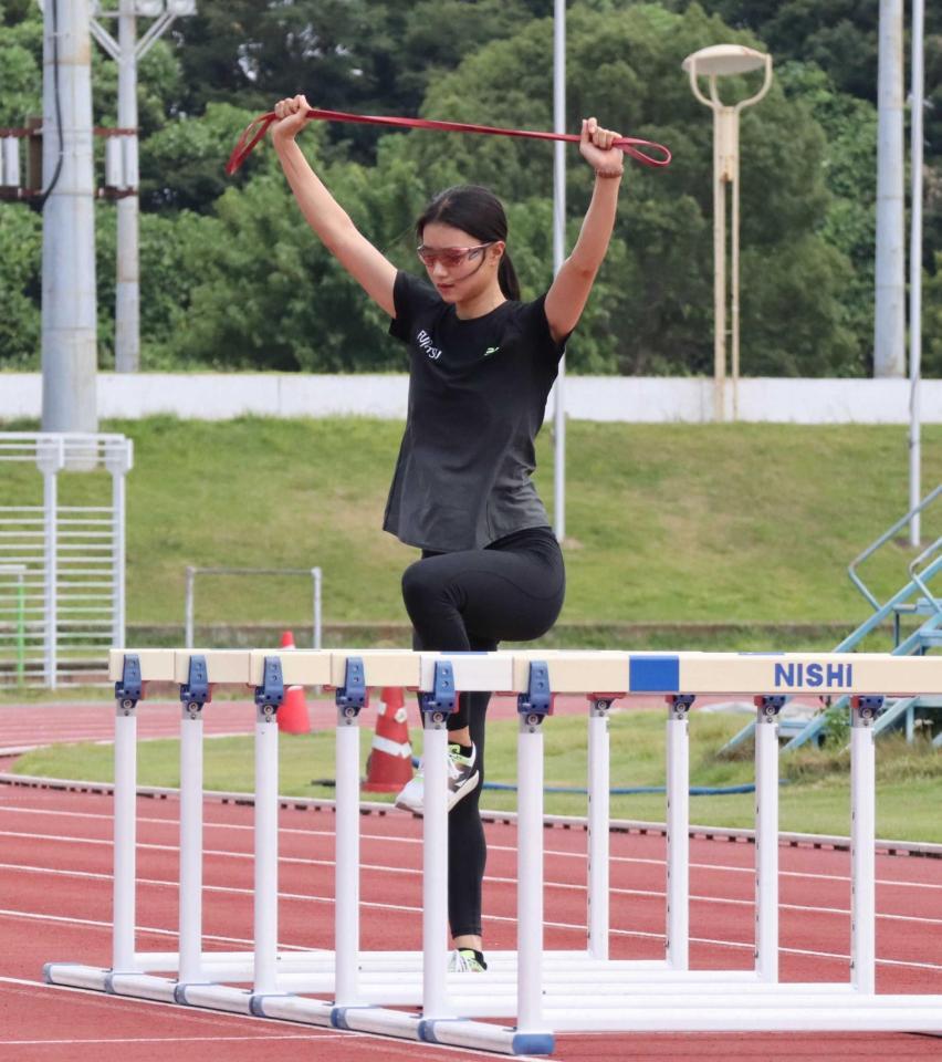 　トレーニングに汗を流す田中佑美