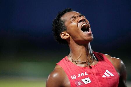　男子１１０メートル障害決勝　ゴール後、雄たけびを上げる村竹ラシッド。12秒92の日本新で優勝した