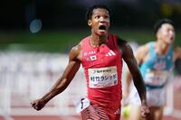 　男子１１０メートル障害決勝　ゴール後、喜ぶ村竹ラシッド。12秒92の日本新で優勝した