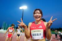　女子１００メートル障害決勝　レース後、笑顔を見せる福部真子
