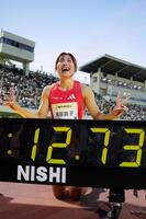 　12秒73で女子１００メートル障害を制した福部真子