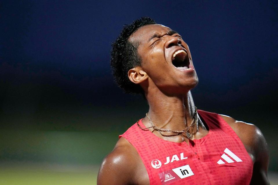 　男子１１０メートル障害決勝　ゴール後、雄たけびを上げる村竹ラシッド。12秒92の日本新で優勝した