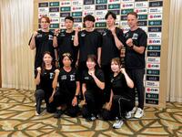 　取材会を行ったｔｅａｍＧＯＬＤの（上列左から）ウィリアムソンアシスタントコーチ、寧、野々村、土屋、ヨハンコーチ（下列左から）韓、高木、堀川、佐藤