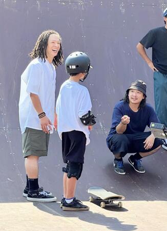 スノーボード　平野歩夢　五輪へ気合「ベストな状態で」２連覇＆日本勢初の４大会連続メダル“Ｗ偉業”狙う　都内でスケボー教室