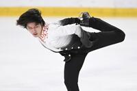 　男子フリーで演技する三浦佳生