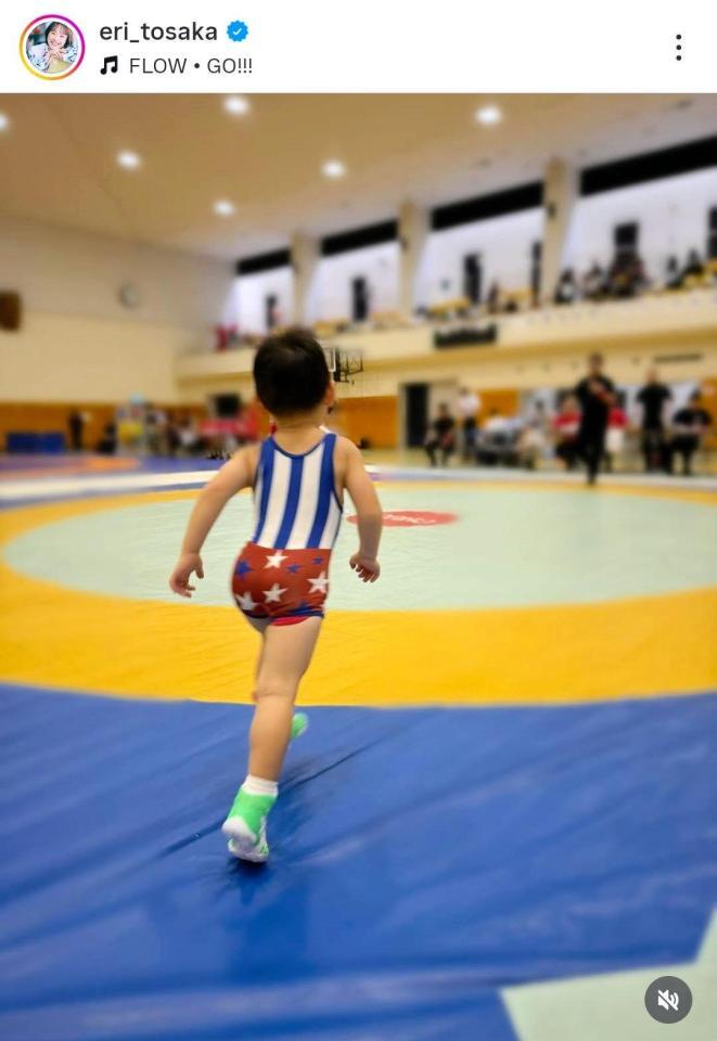 　登坂絵莉さんのインスタグラム（ｅｒｉ＿ｔｏｓａｋａ）より