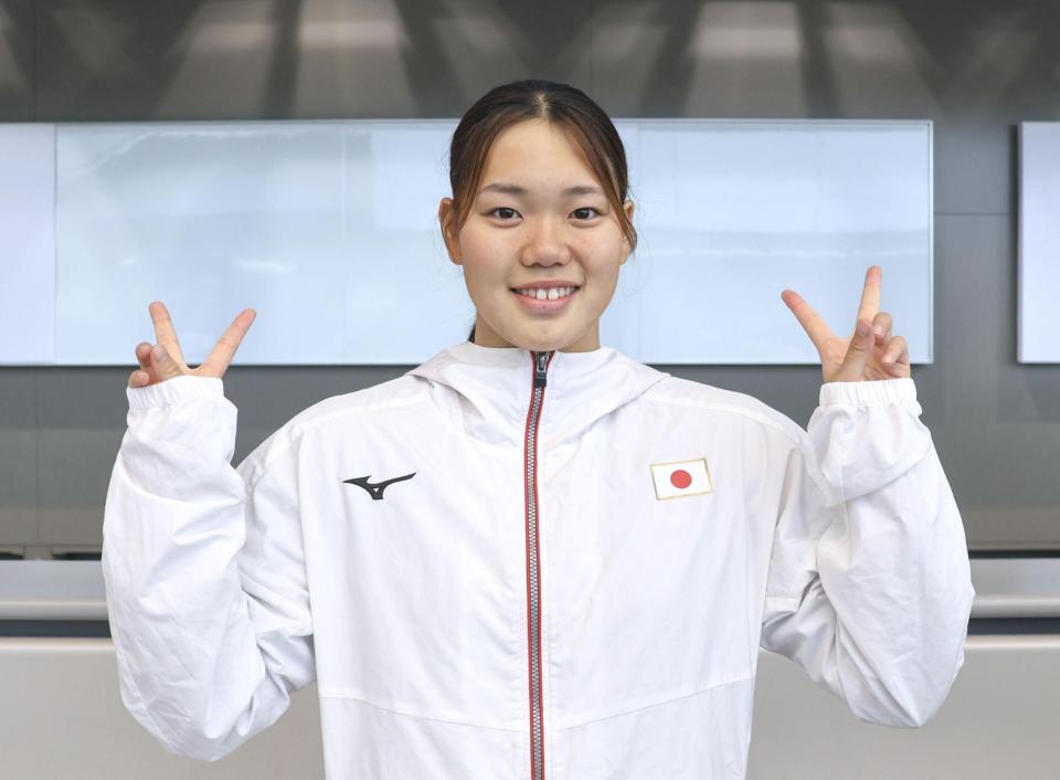 　競泳の世界ジュニア選手権女子１００メートルバタフライで優勝した平井瑞希